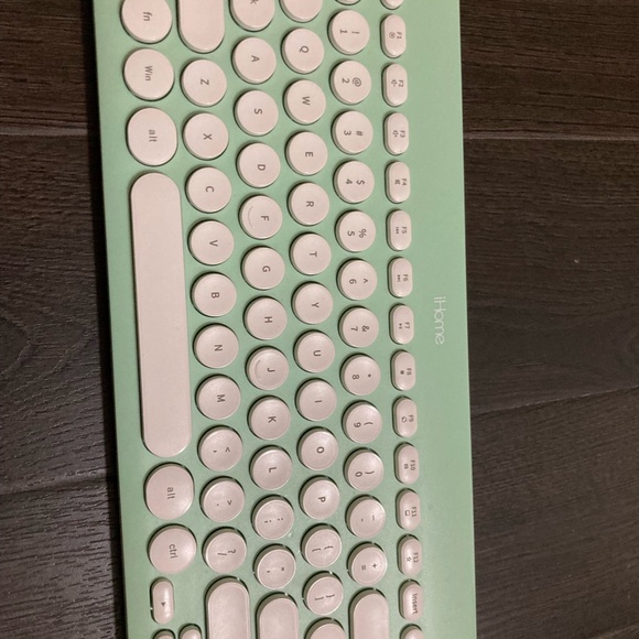 iHome keyboard vintage style but excellent condition mint colour - Picture 3 of 3